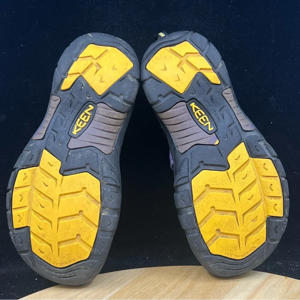 Kids Keen Newport Waterproof Sandals Shoes Size 3Y Light Purple Outdoor Hiking